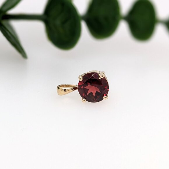 Madagascar Garnet Pendant in Solid 14K Gold | 8mm Round Shape - Picture 8 of 9